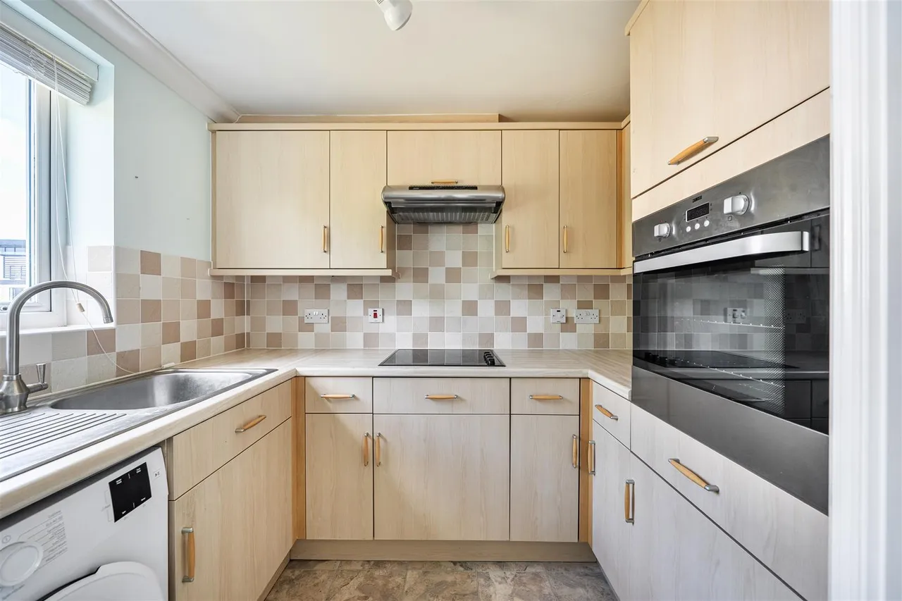 Sandbanks Road, Poole, BH14, photo 5