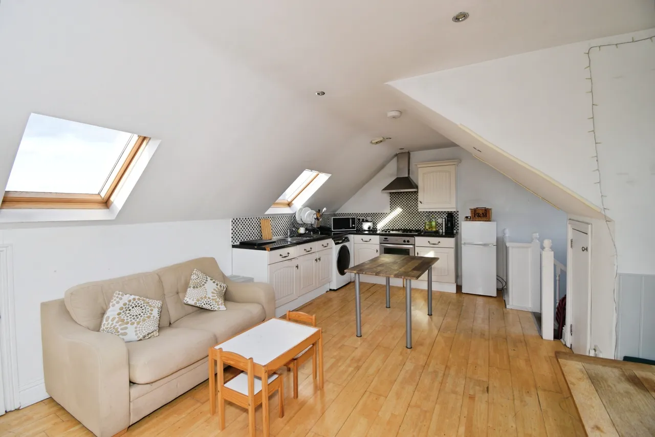 Woolwich Road, London, SE10, photo 10