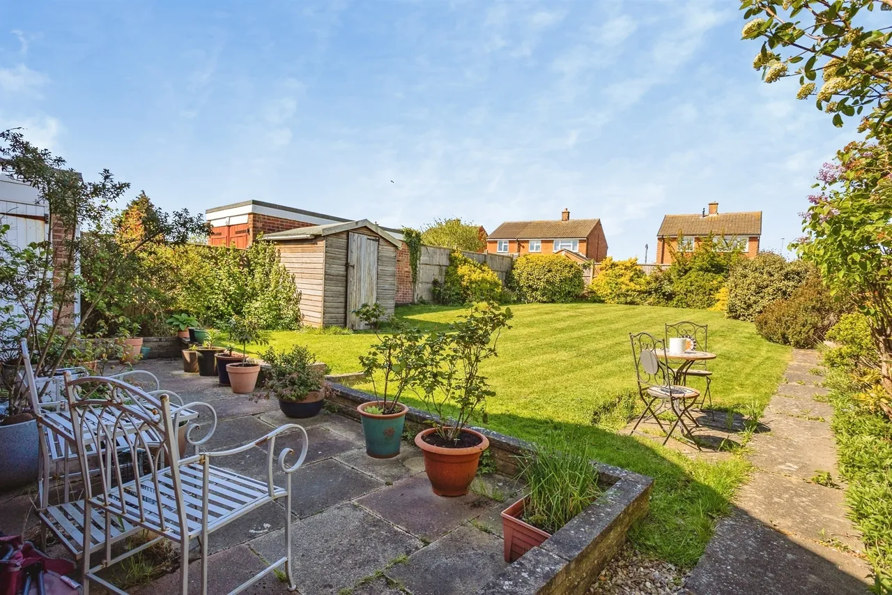 3 bed house for sale — Owen Crescent, Melton Mowbray