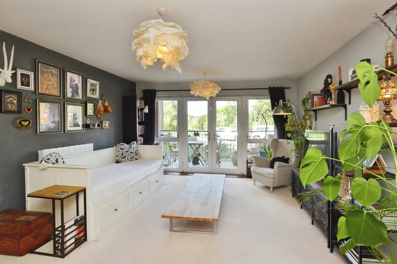 Harvard Way, Oakgrove, Milton Keynes, photo 3