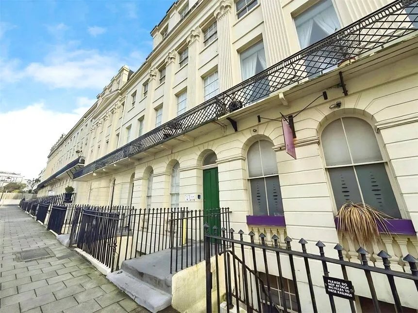 1 bed house for sale — Oriental Place, Brighton, East Sussex, BN1