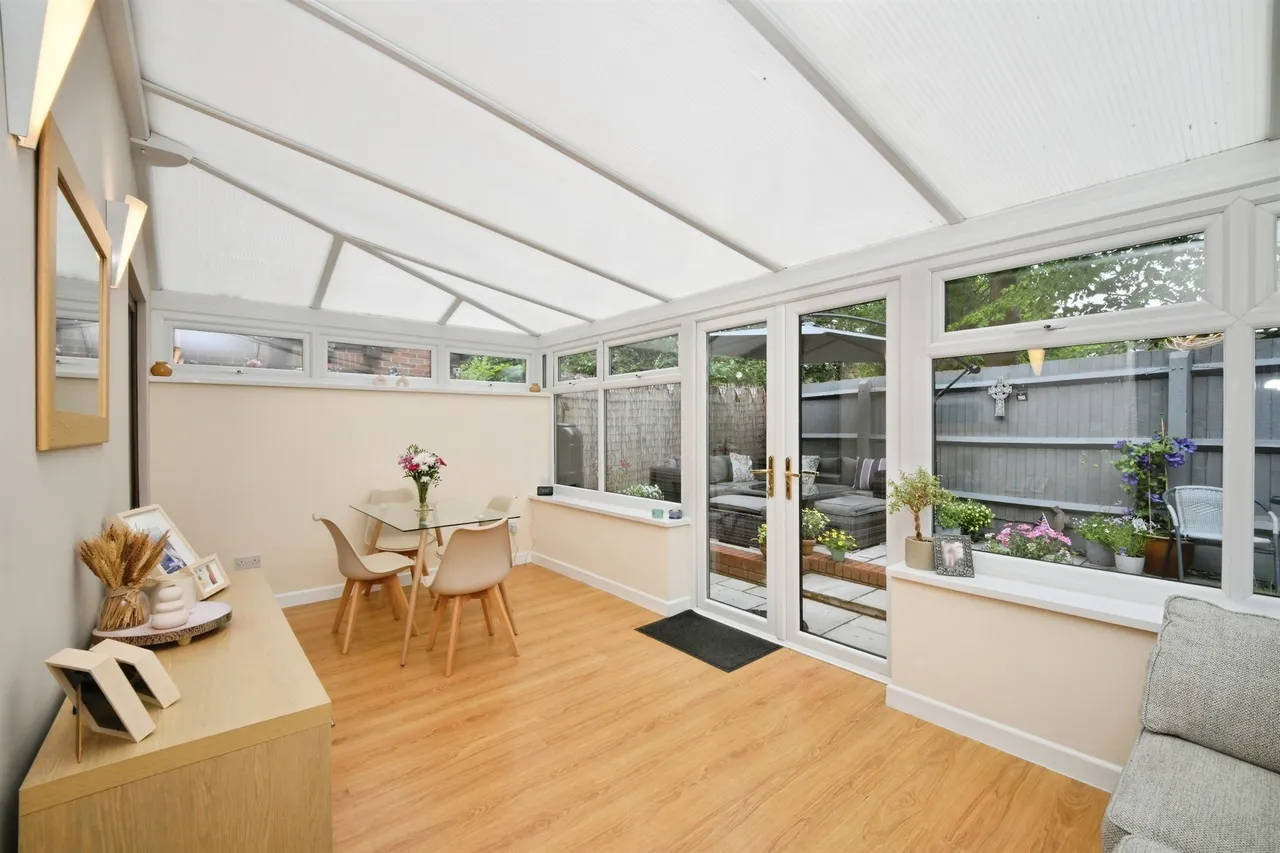 Wellesley, HARLOW, photo 8