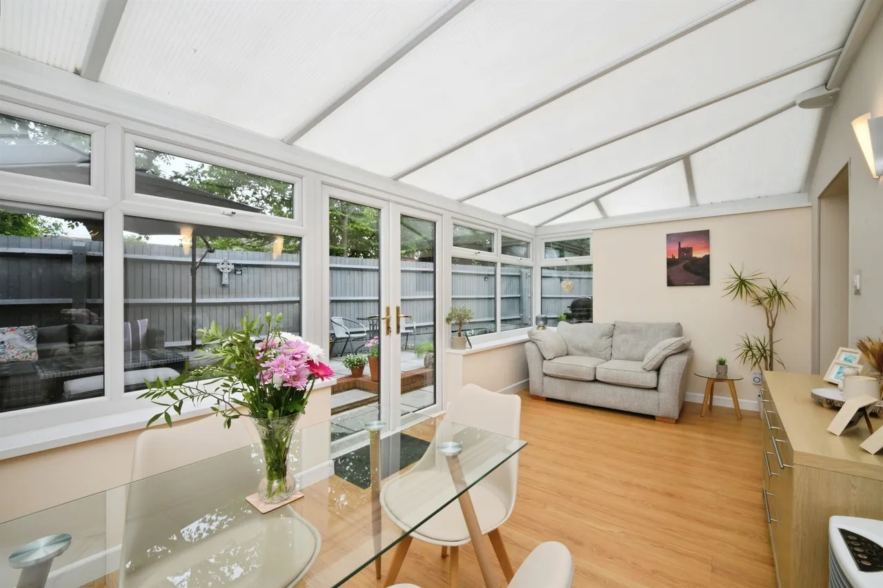 Wellesley, HARLOW, photo 9