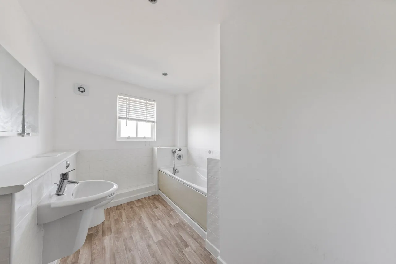 Jodrell Drive, Grappenhall, Warrington, Warrington, WA4 3HA, photo 6