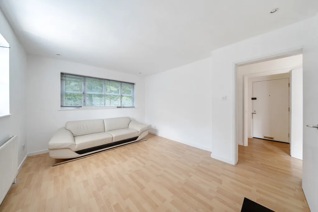 Sandalwood Drive, Ruislip, HA4, photo 3