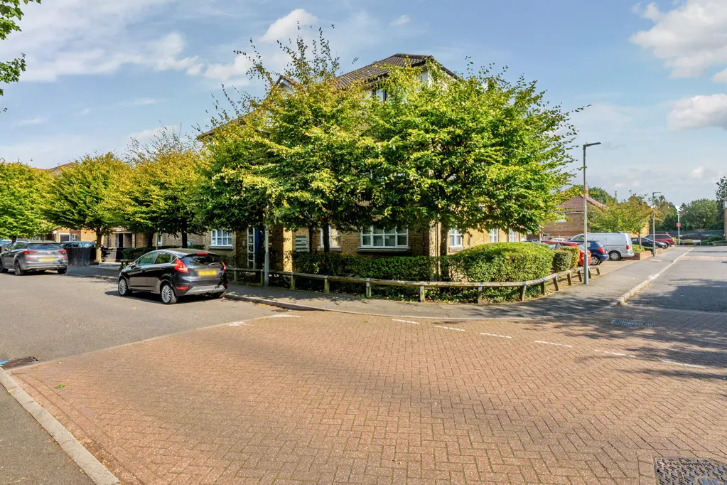 Sandalwood Drive, Ruislip, HA4, photo 9