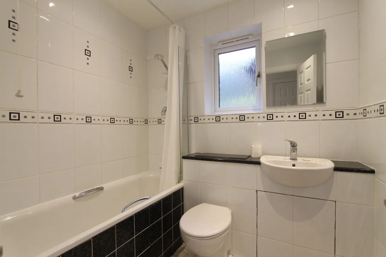 Grange Close, Godalming, GU7, photo 8