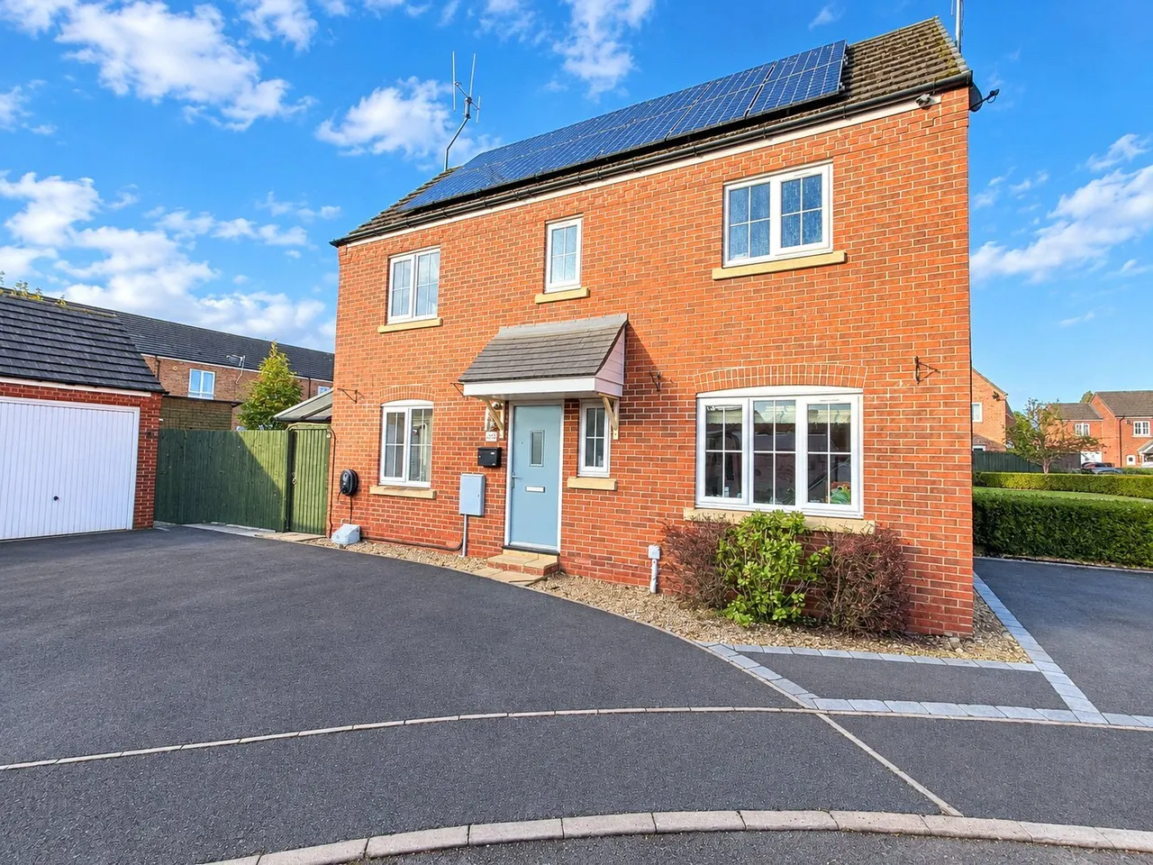 3 bed house for sale, Wilton Close, Cannock, WS11
