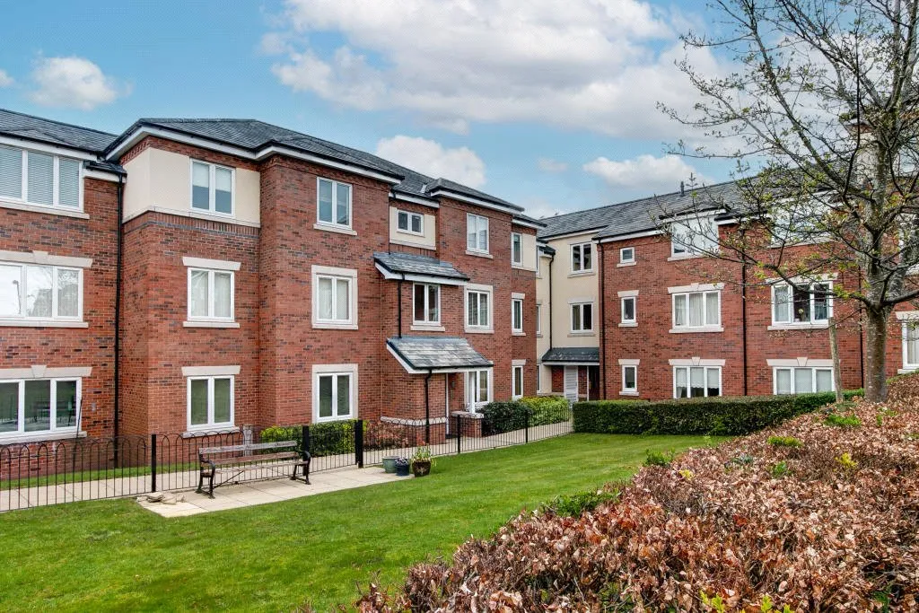 2 bed flat for sale — Stratford Gardens, Bromsgrove, Worcestershire, B60 1EU