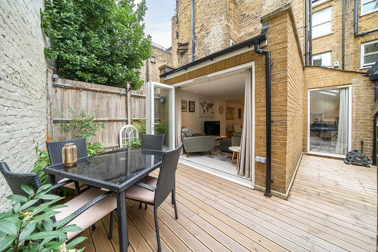 2 bed flat for sale, Tunstall Road, London, SW9