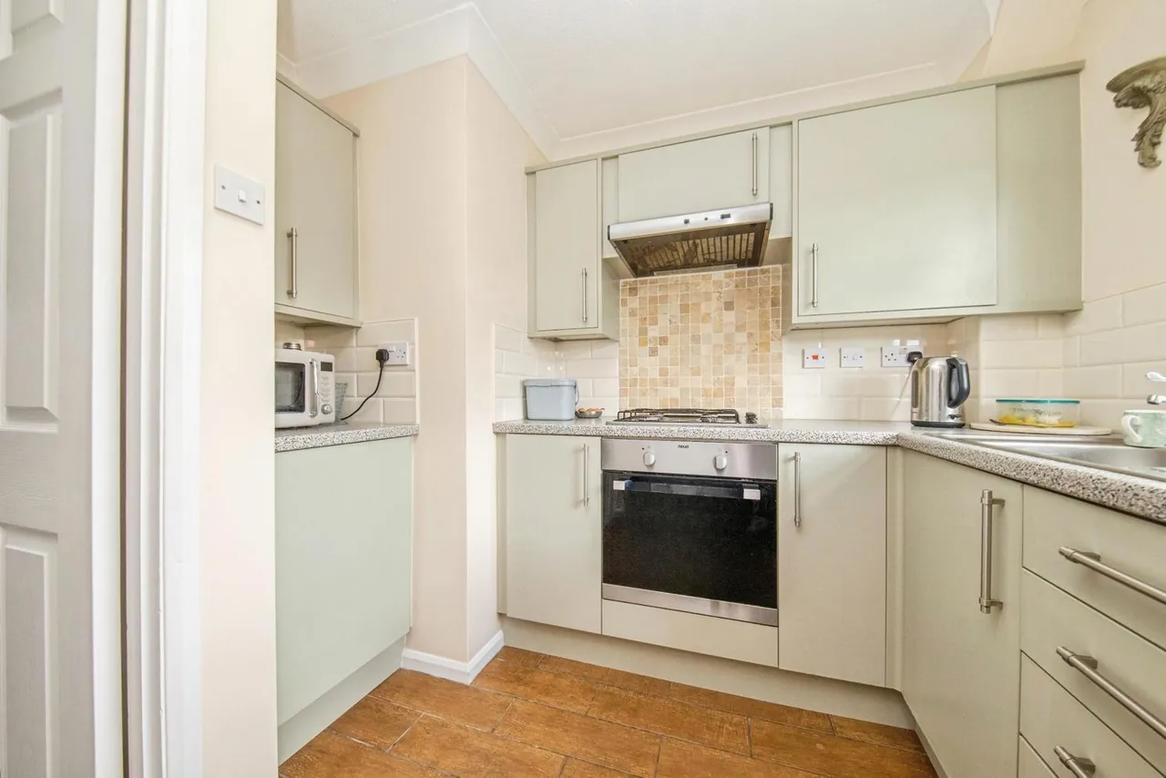 Ashenden, Tomline Road, Felixstowe, Suffolk, IP11, photo 4