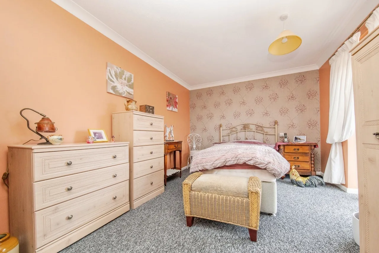Ashenden, Tomline Road, Felixstowe, Suffolk, IP11, photo 9
