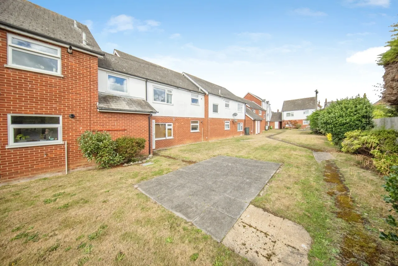 Ashenden, Tomline Road, Felixstowe, Suffolk, IP11, photo 15