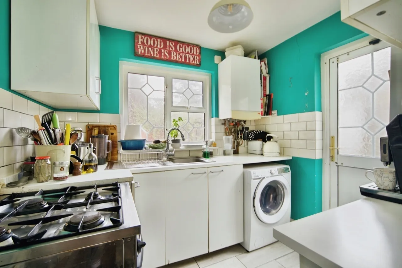 Dore Avenue, London, E12, photo 9