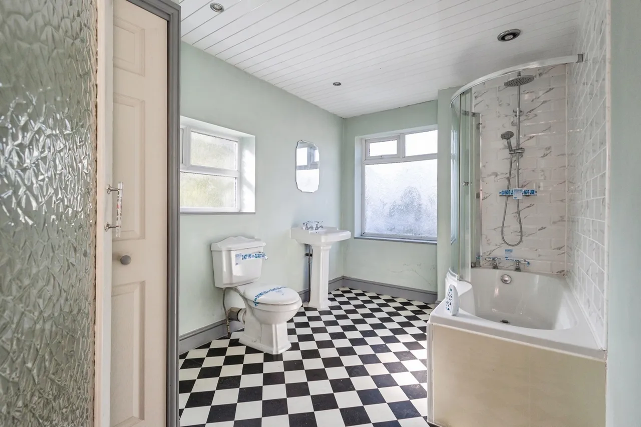 Haughton Green Road, Denton, M34, photo 15
