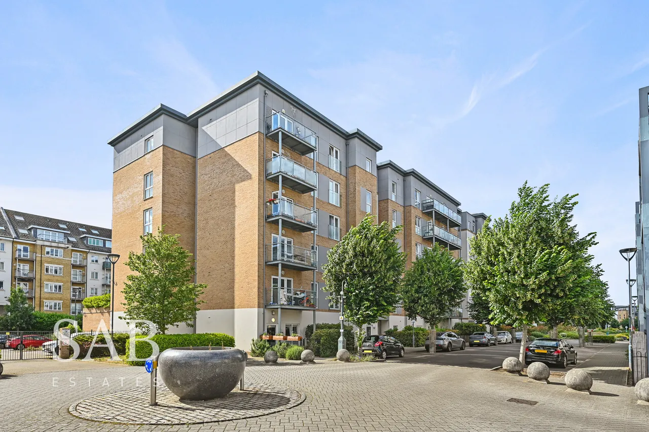 1 bed flat for sale, Wintergreen Boulevard, UB7