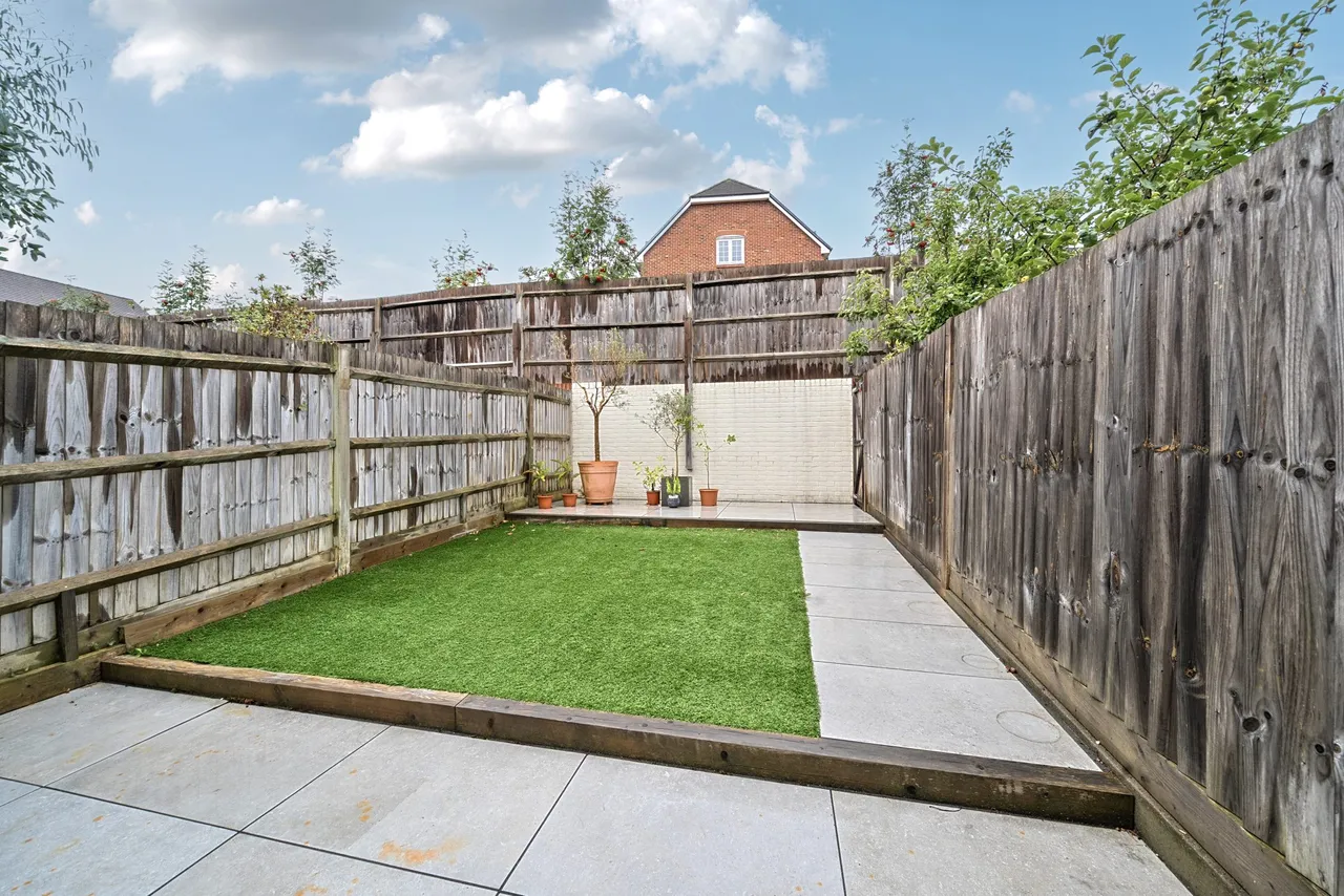De Montfort Square, Odiham, Hook, RG29 1FR, photo 13