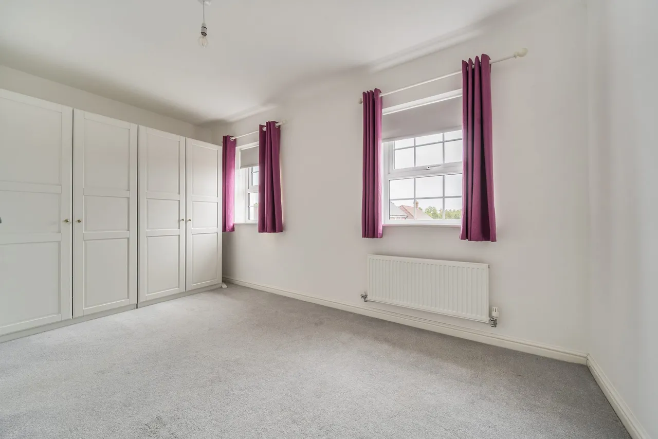 De Montfort Square, Odiham, Hook, RG29 1FR, photo 5
