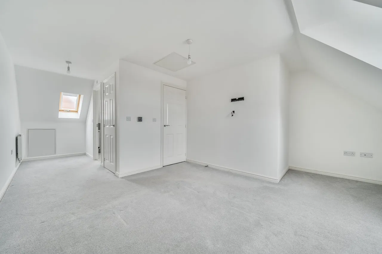 De Montfort Square, Odiham, Hook, RG29 1FR, photo 9