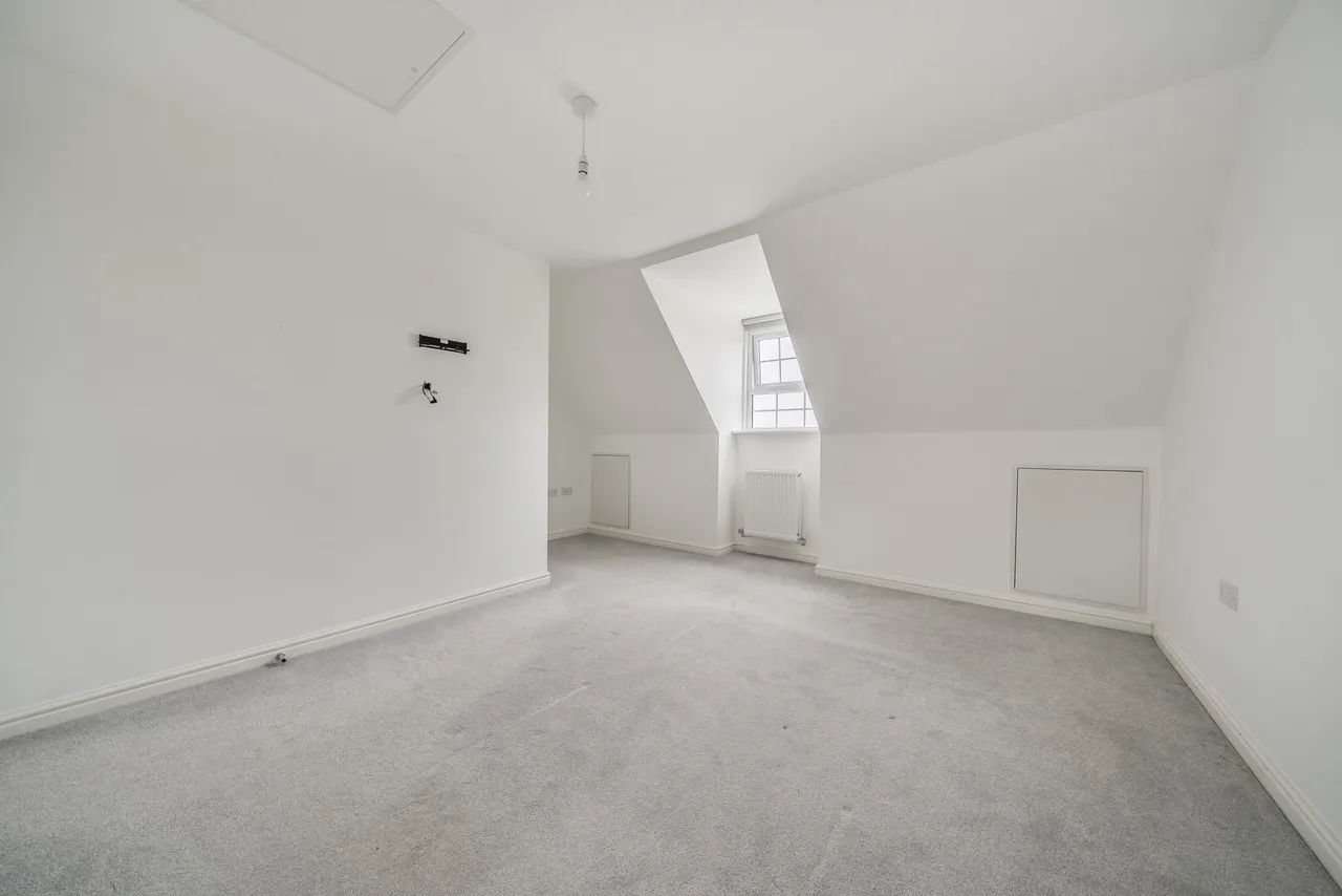 De Montfort Square, Odiham, Hook, RG29 1FR, photo 10