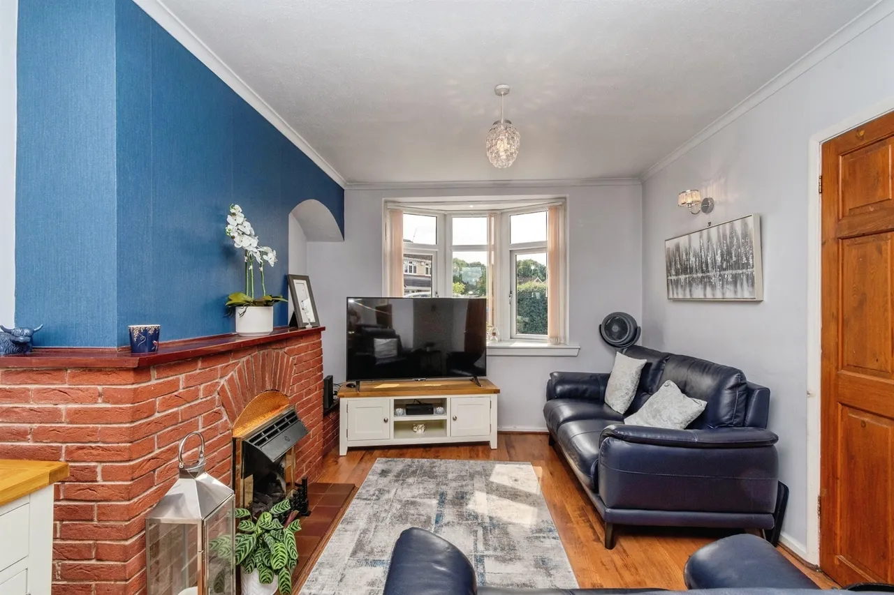 Salcombe Grove, Bilston, WV14, photo 4