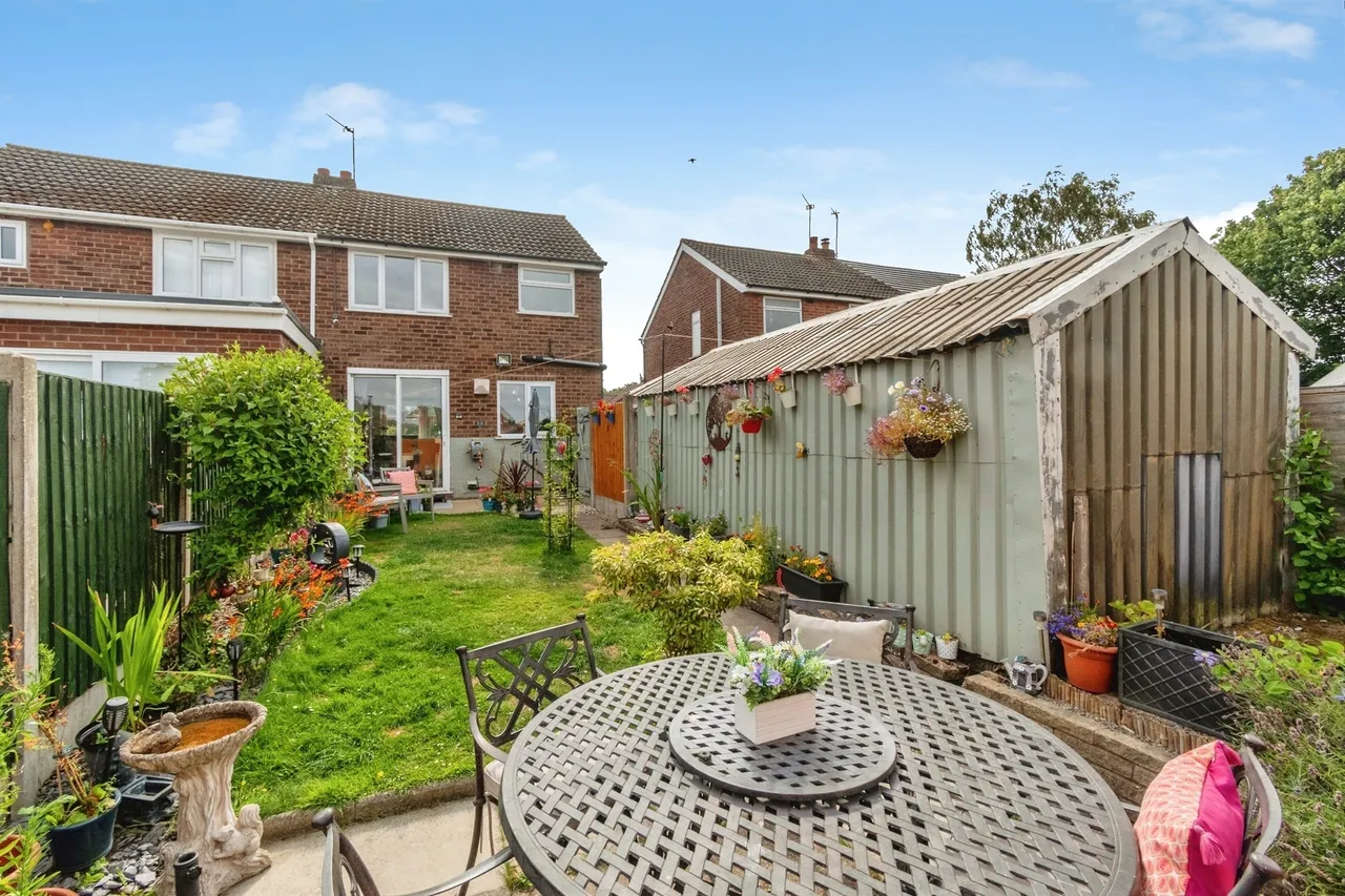 Salcombe Grove, Bilston, WV14, photo 20