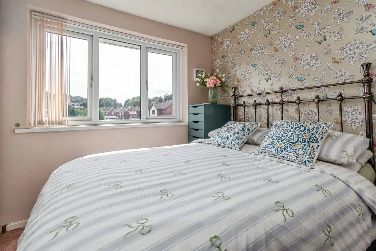 Salcombe Grove, Bilston, WV14, photo 13