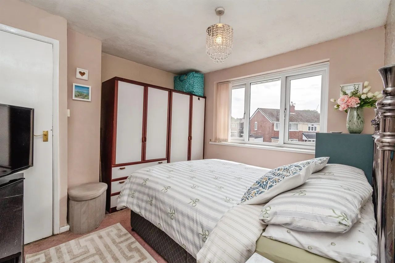 Salcombe Grove, Bilston, WV14, photo 12