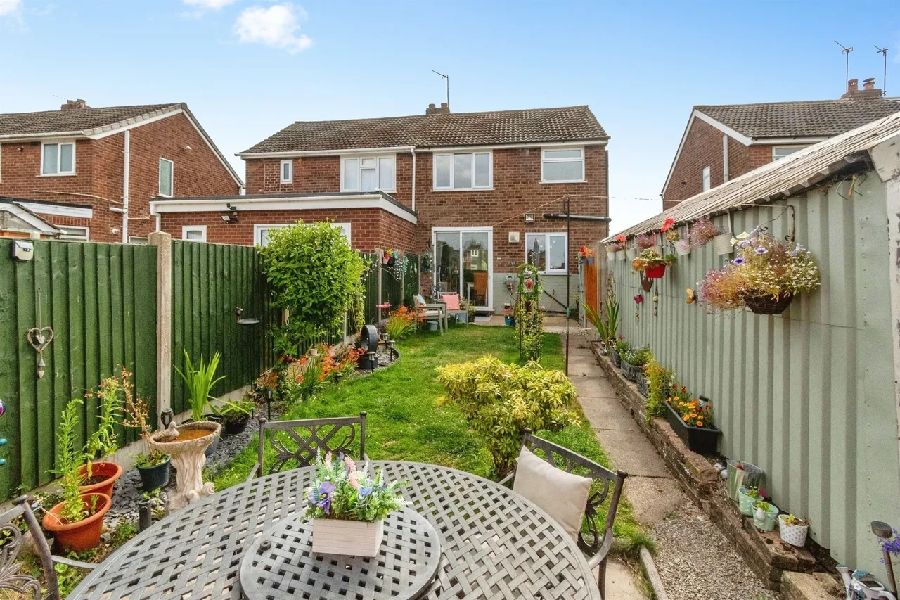 Salcombe Grove, Bilston, WV14, photo 19