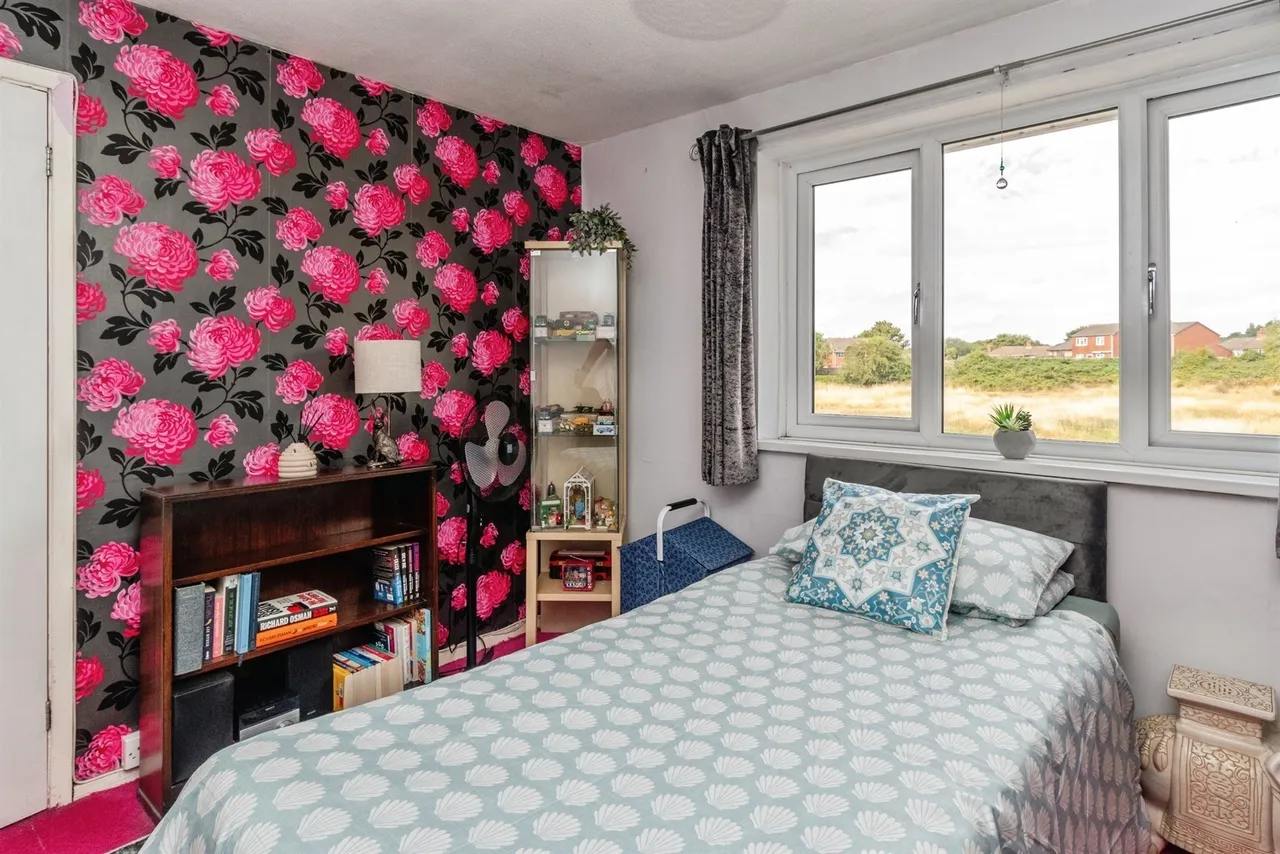 Salcombe Grove, Bilston, WV14, photo 15