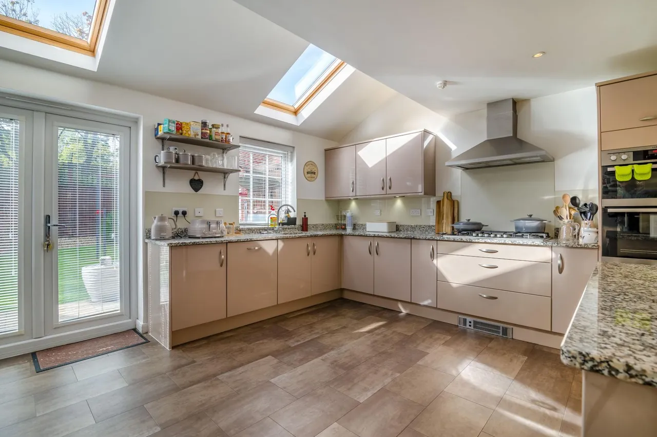 Ty'n-Y-Gollen Court, St. Mellons, CF3, photo 6