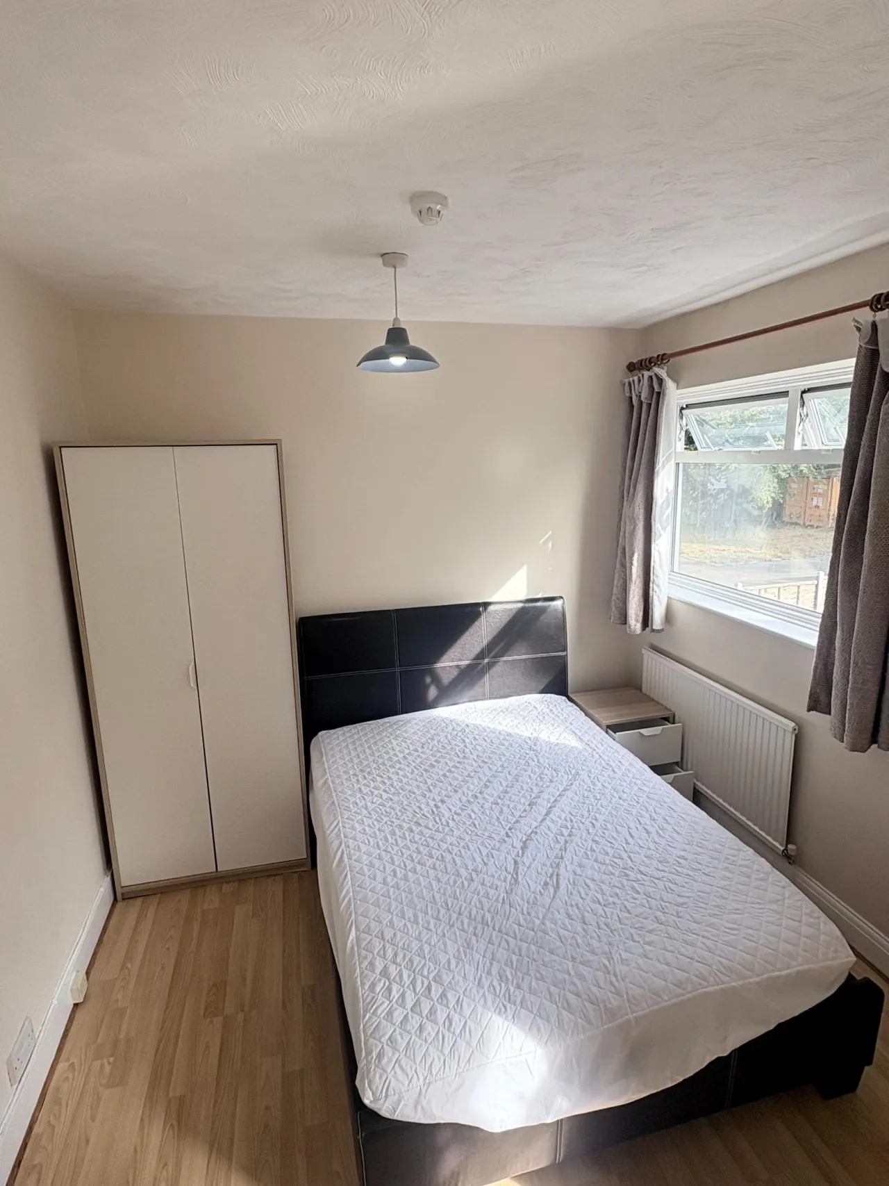 Farnborough Road, Farnborough, GU14, photo 2