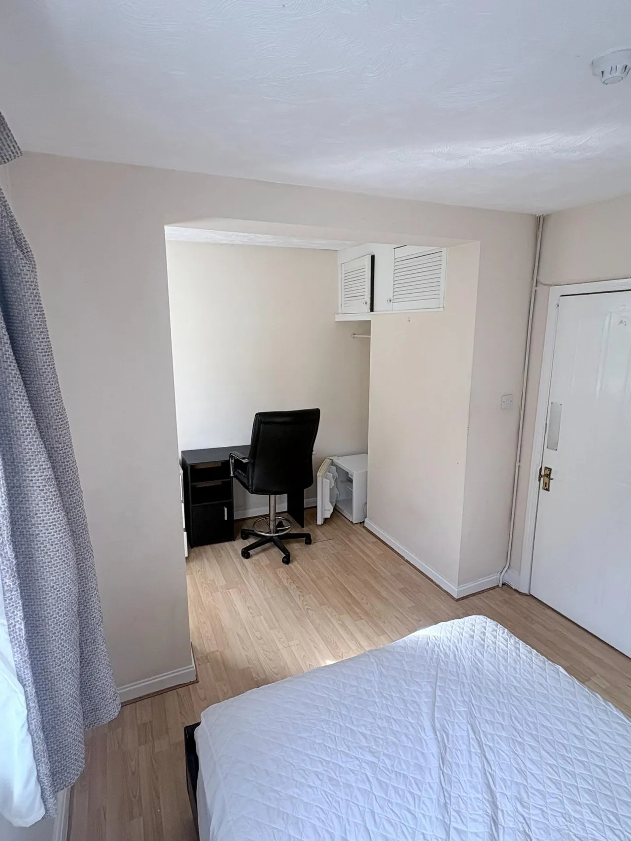 Farnborough Road, Farnborough, GU14, photo 3