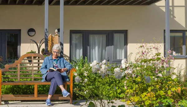 Eaves Court, The retreat, HP27, photo 8