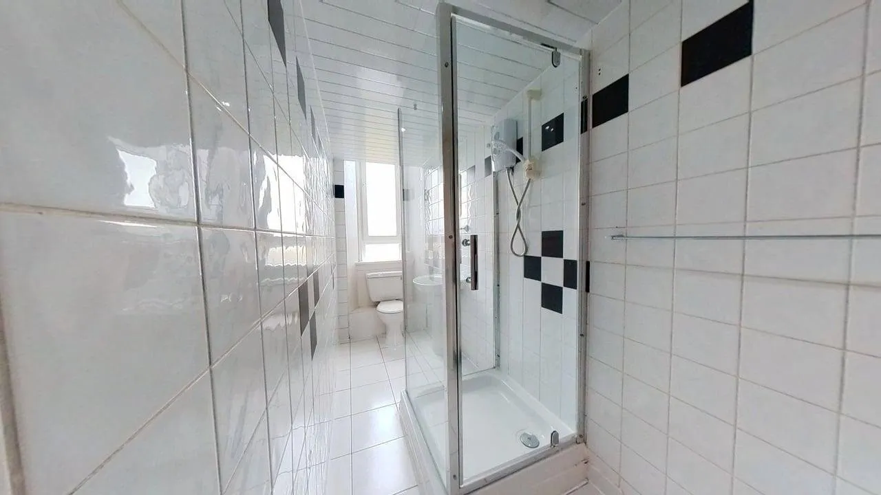 Dumbarton Road, Yoker, G14, photo 6