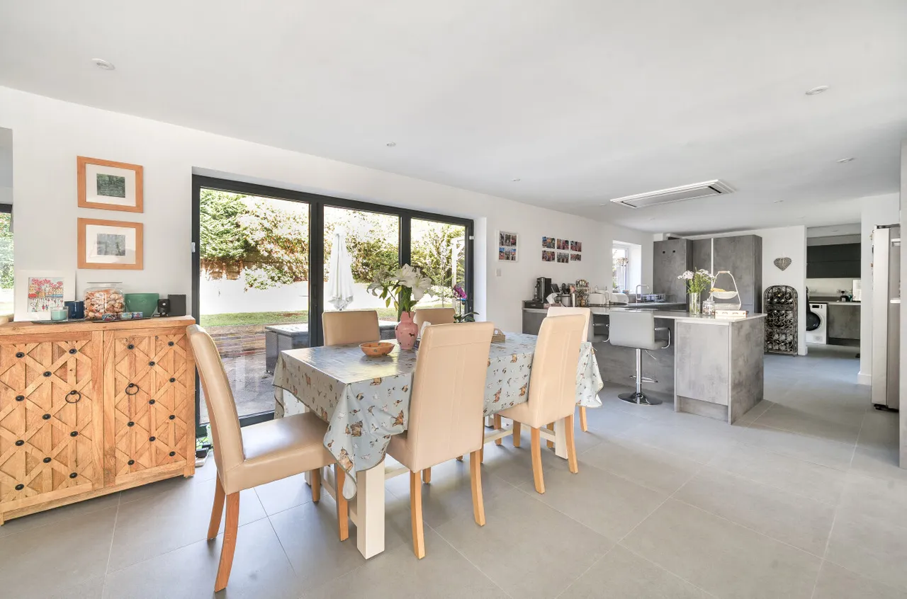 Upper Chobham Road, Camberley, Surrey, GU15 1EE, photo 8