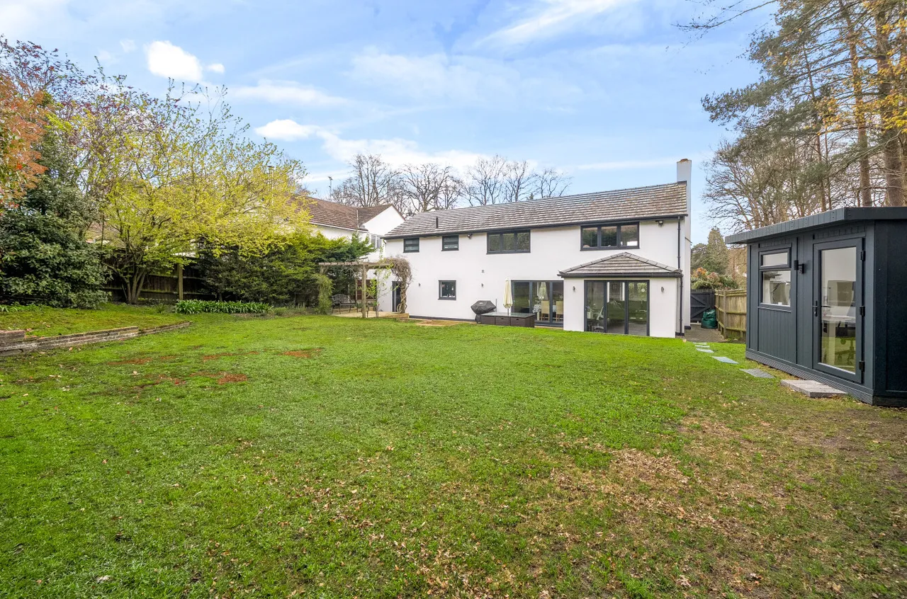 Upper Chobham Road, Camberley, Surrey, GU15 1EE, photo 4