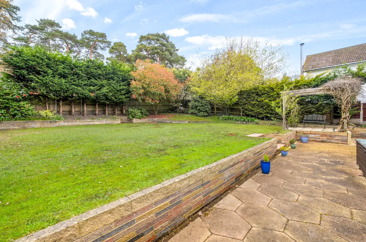 Upper Chobham Road, Camberley, Surrey, GU15 1EE, photo 3