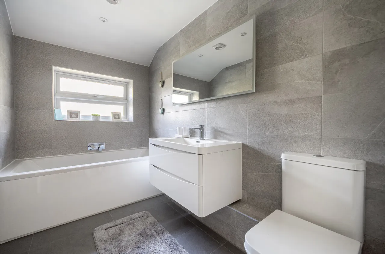 Upper Chobham Road, Camberley, Surrey, GU15 1EE, photo 20
