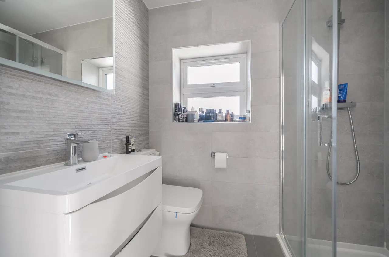 Upper Chobham Road, Camberley, Surrey, GU15 1EE, photo 15