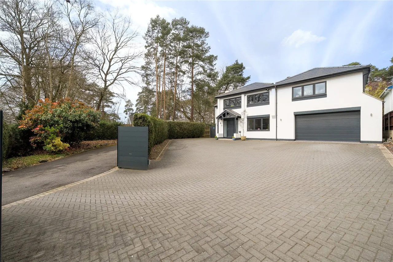 Upper Chobham Road, Camberley, Surrey, GU15 1EE, photo 5