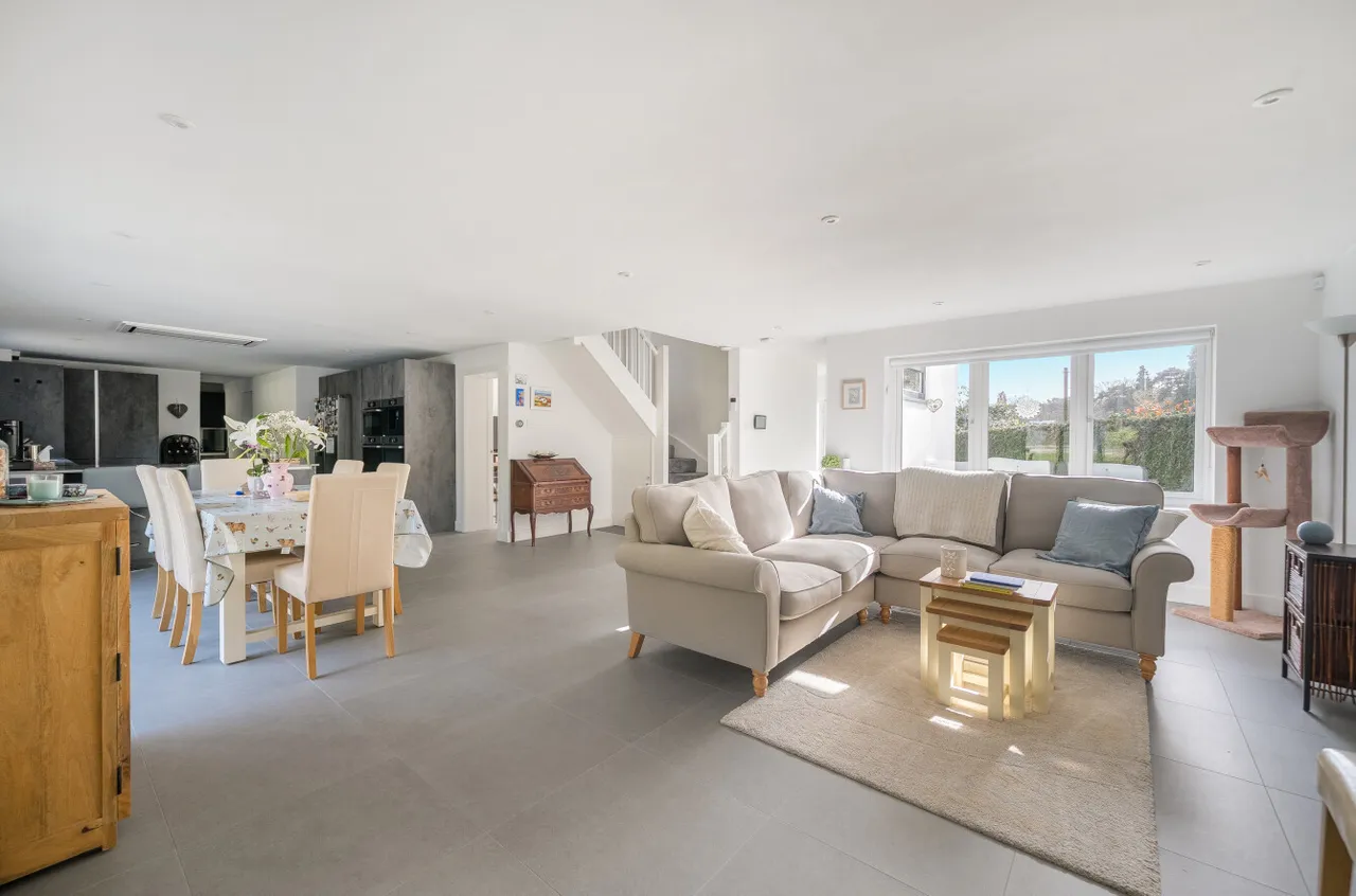 Upper Chobham Road, Camberley, Surrey, GU15 1EE, photo 6