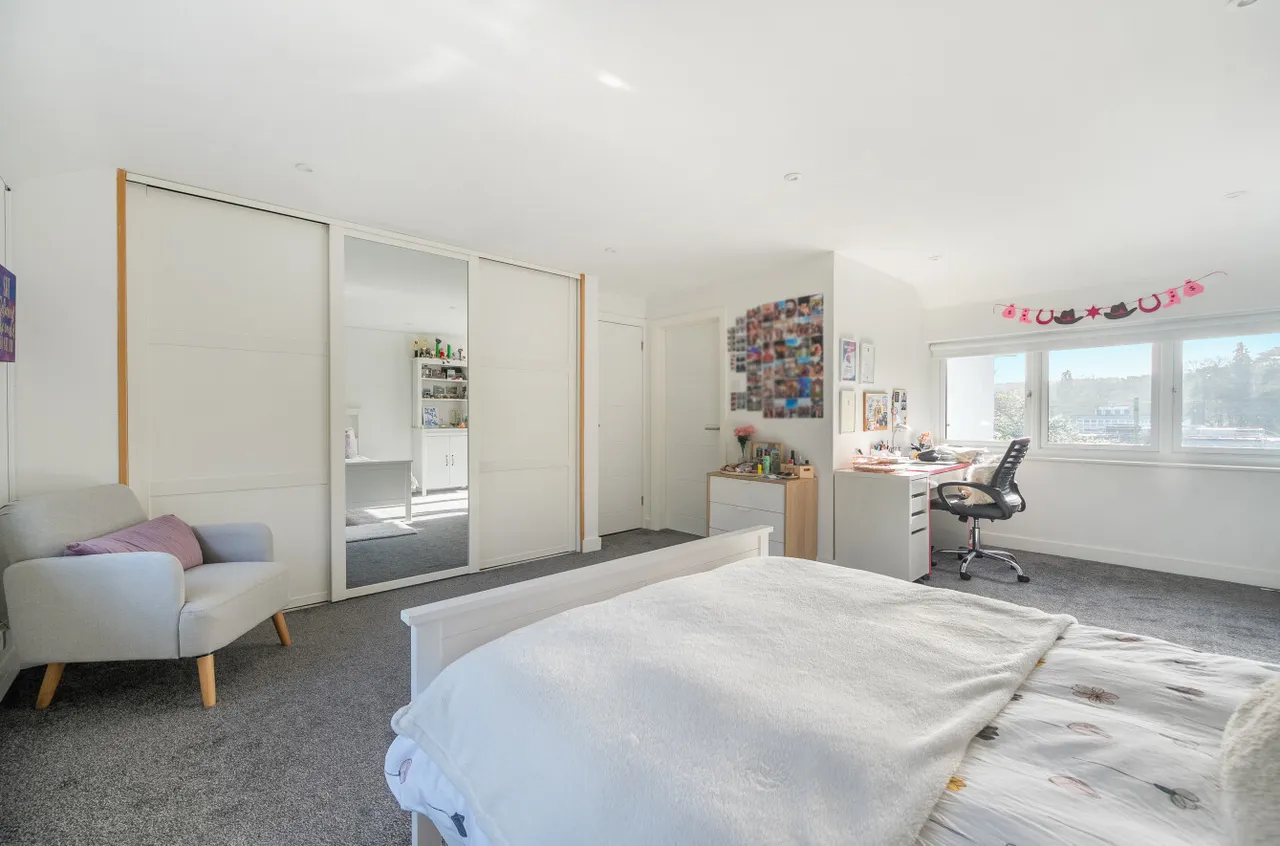 Upper Chobham Road, Camberley, Surrey, GU15 1EE, photo 18