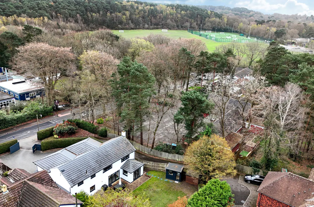 4 bed house for sale — Upper Chobham Road, Camberley, Surrey, GU15 1EE
