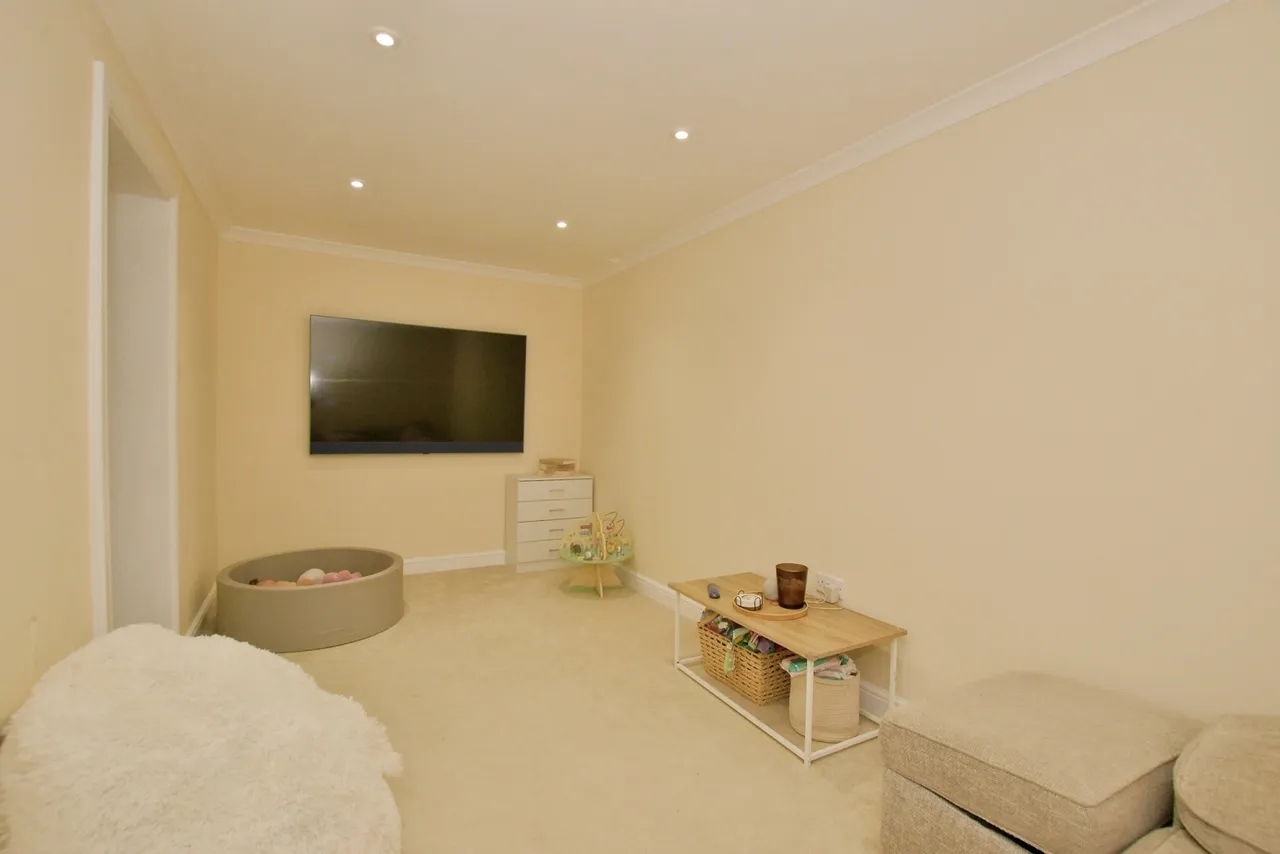 Downs Close, Headcorn, TN27, photo 3