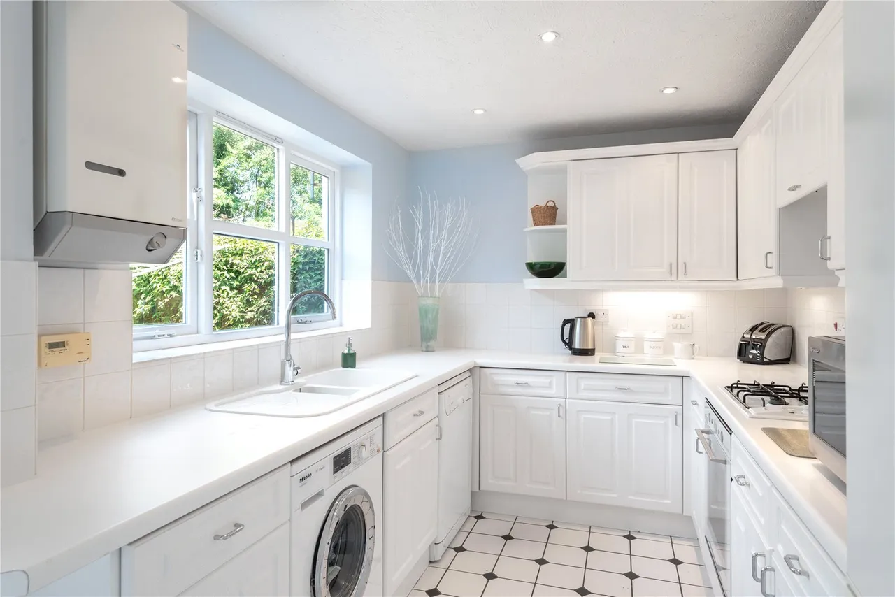 Coltsfoot Close, Burghfield Common, Reading, Berkshire, RG7 3JT, photo 10