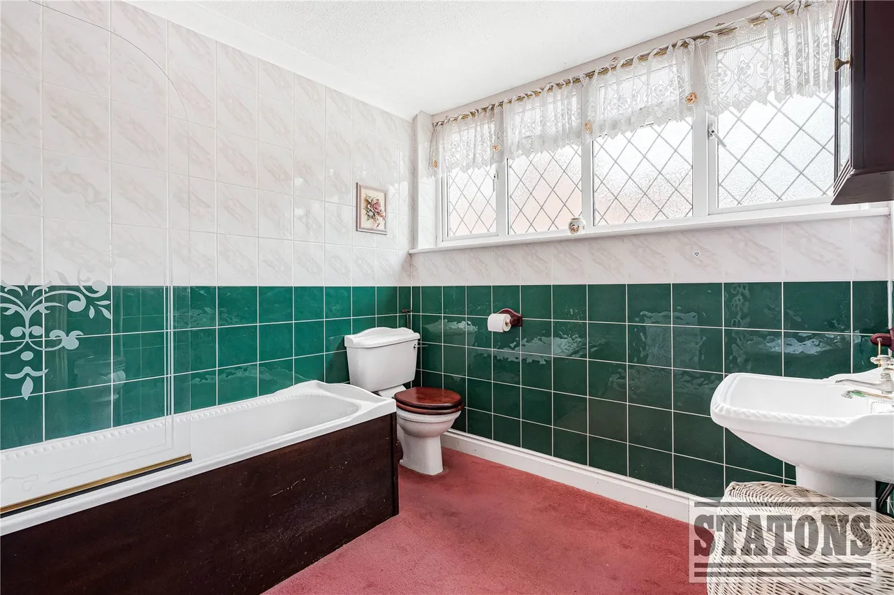 Ashurst Road, Cockfosters, Barnet, EN4 9LG, photo 15