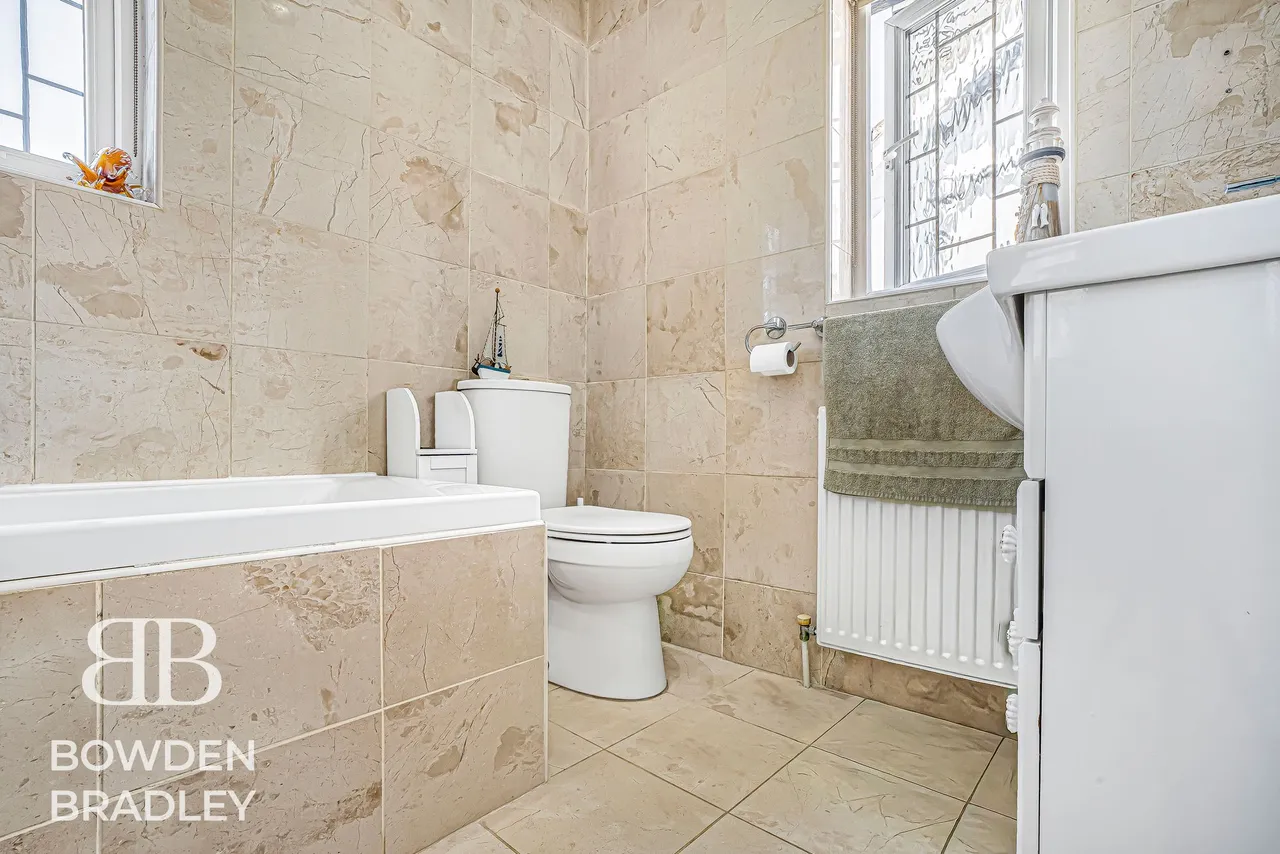 Colvin Gardens, Hainault, IG6, photo 43