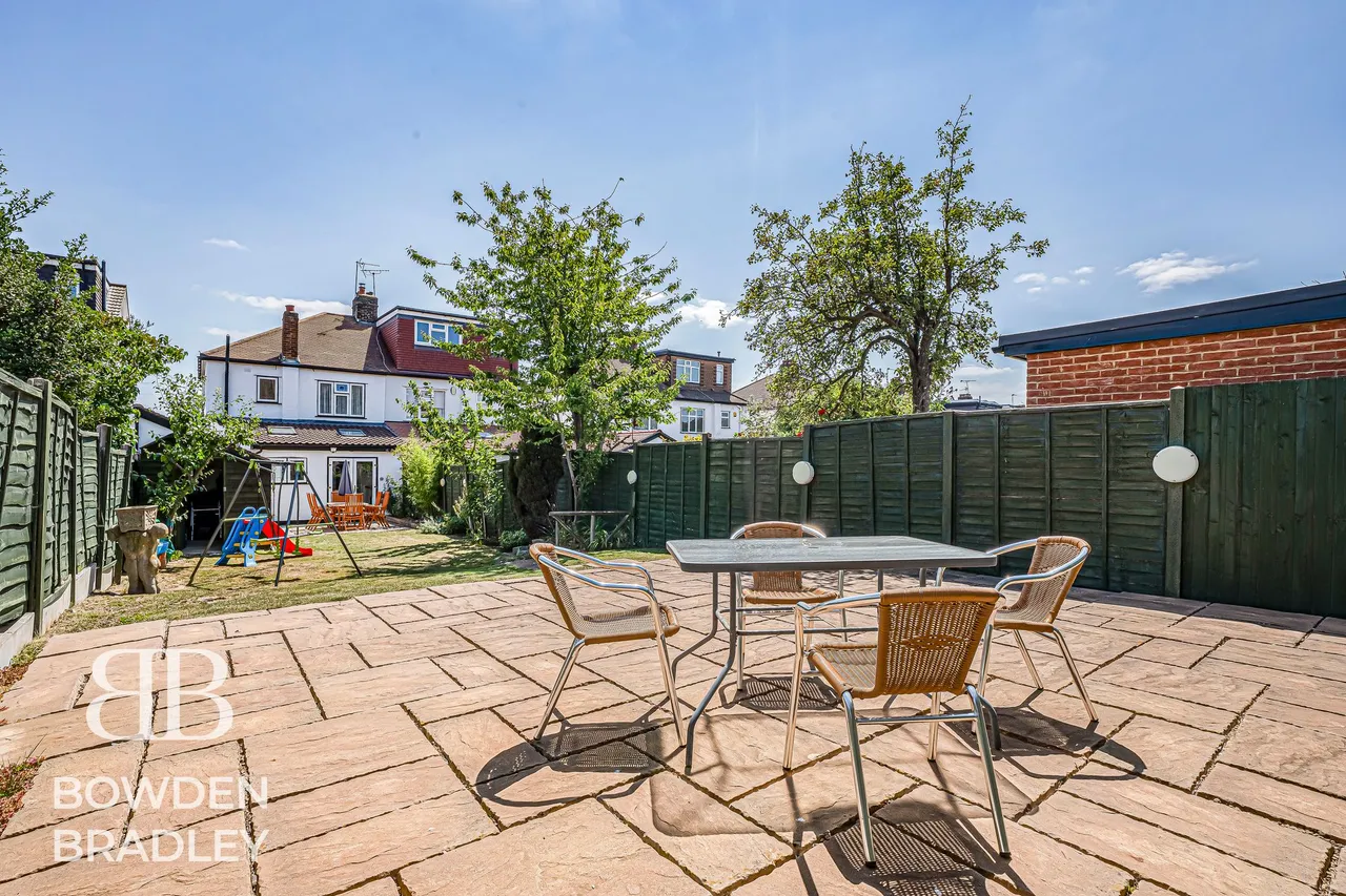 Colvin Gardens, Hainault, IG6, photo 48