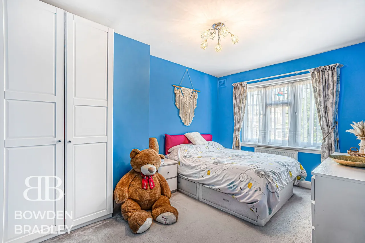 Colvin Gardens, Hainault, IG6, photo 16